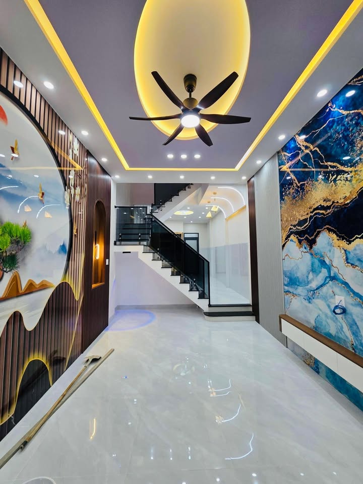 Nhà 3 tầng mặt tiền Huỳnh Thúc Kháng, 70m² giá 6.95 tỷ - Đầu tư sinh lời tuyệt vời!