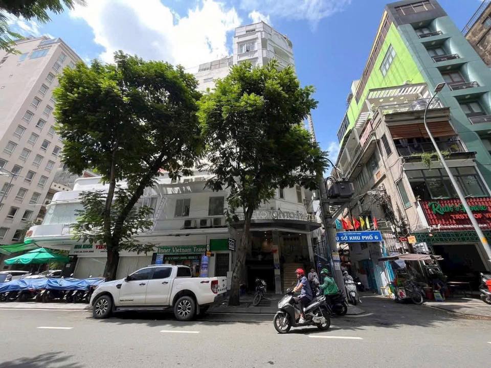 Tòa nhà 2 mặt tiền 115m² tại Quận 1 giá 160 tỷ - Cơ hội đầu tư tuyệt vời!