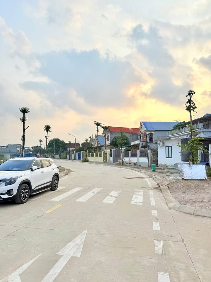 Lô đất TĐC Tân Tiến, Tân Quang 100m² giá 1.6 tỷ - Đầu tư sinh lời ngay!