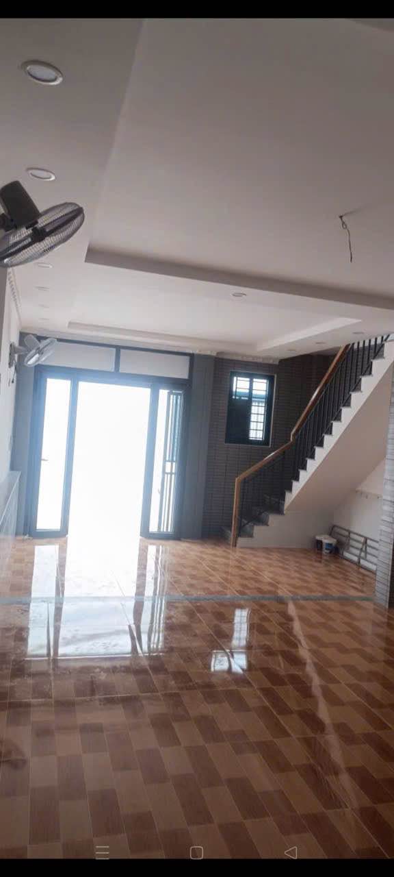 Nhà 1 Lầu 1 Trệt Hẻm 907 - 110m² Giá 2.2 Tỷ - Sổ Chung, Pháp Lý Rõ Ràng!