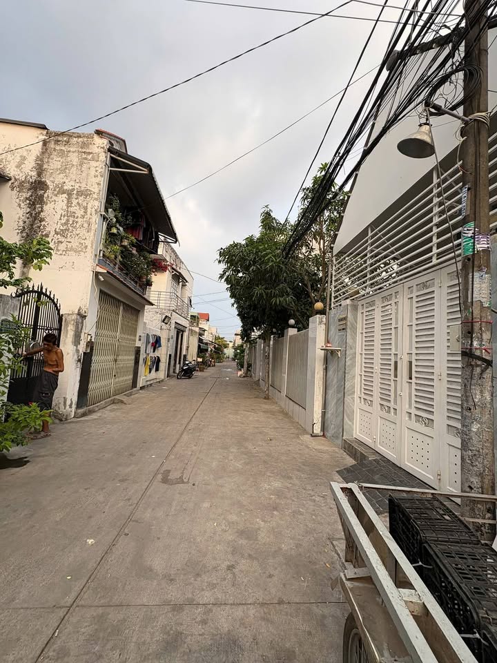 Nhà mặt tiền Phạm Hùng Quận 8 40m² giá 2.65 tỷ - Gần nhiều tiện ích