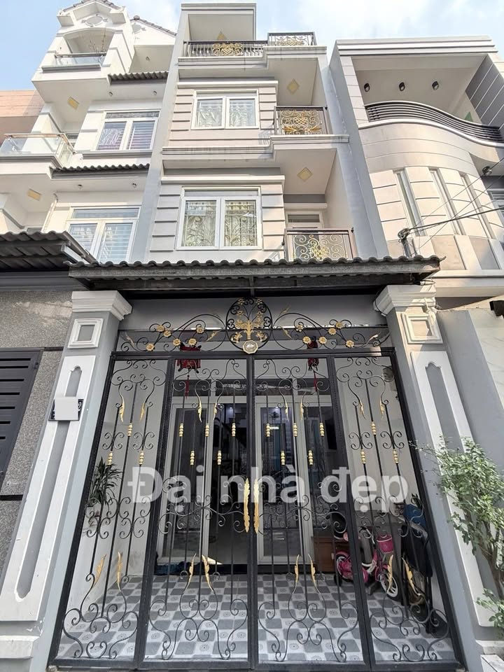 Nhà phố 4 tầng hẻm xe hơi Quận 7 52m² giá 7.39 tỷ - Gần gũi và tiện nghi!