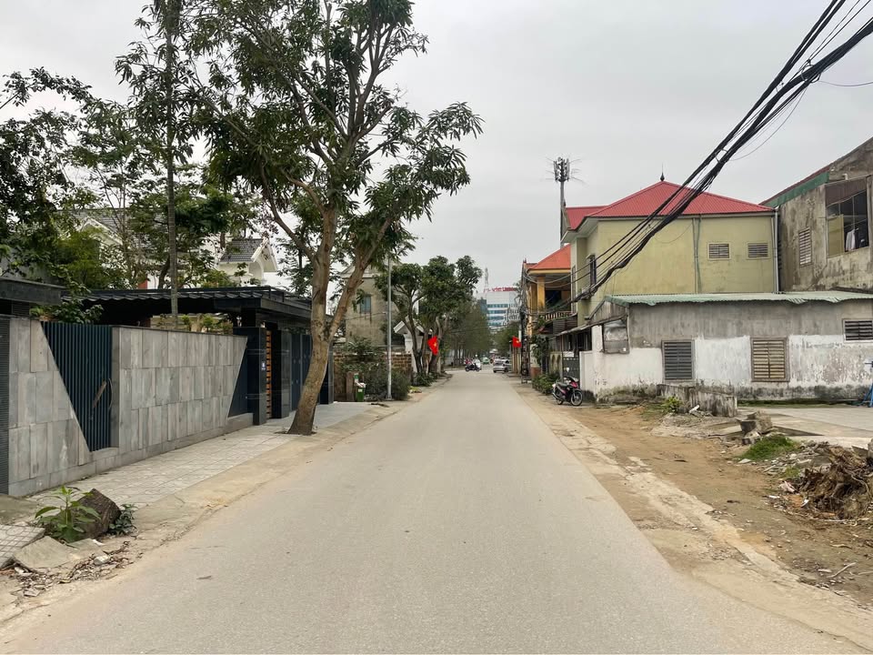 Đất kèm nhà tại Thị Xã Cửa Lò 122m² giá chỉ 5 tỷ - Vị trí đắc địa cho an cư!