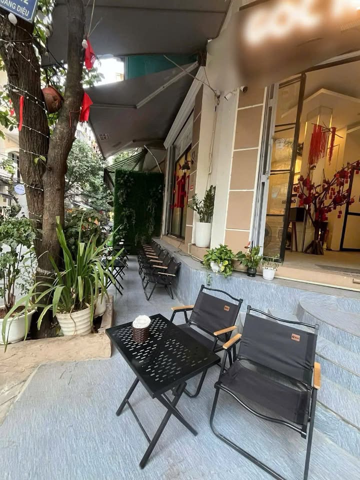 Quán cafe cho thuê tại Ngõ Trần Quang Diệu - Đống Đa 50m² chỉ 9 triệu/tháng!
