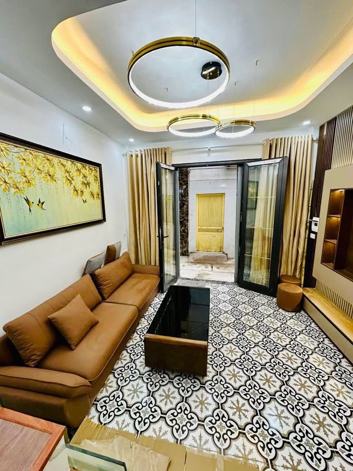 Nhà đẹp 4 tầng tại Bùi Xương Trạch 33m² giá 7.9 tỷ - Sẵn sàng vào ở!