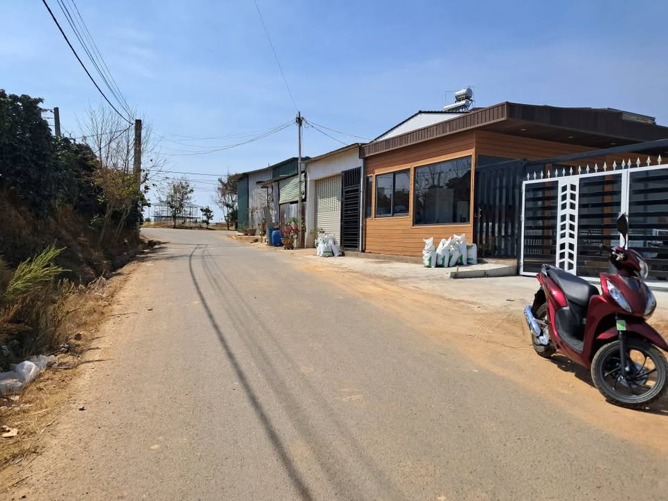 Đất mặt tiền đường Nguyễn Hoàng, Phường 7, Đà Lạt 150m² - Cơ hội đầu tư tuyệt vời!