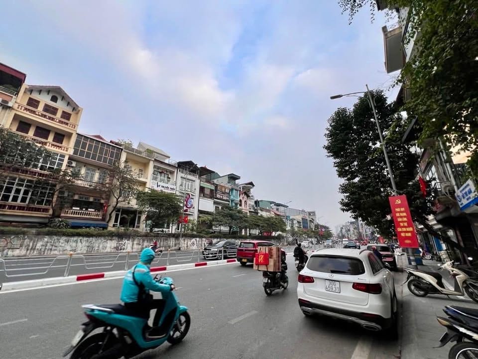 FrontHouse Nghi Tàm 85m² giá 60 tỷ - Kinh doanh đắc địa, mặt tiền khủng!