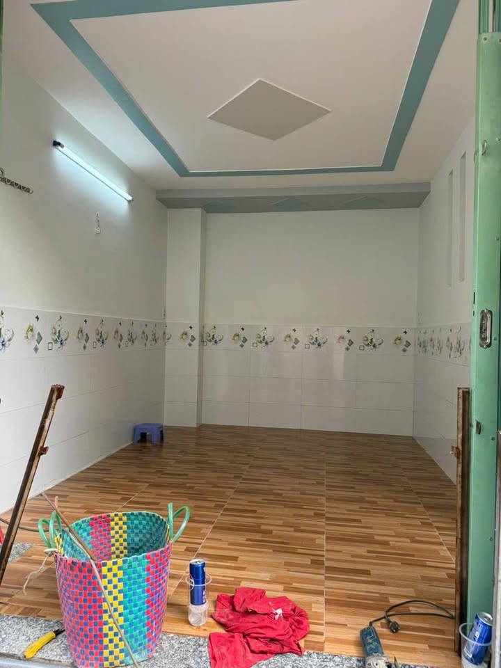 Nhà riêng Thới Tam Thôn 30m² giá 1.1 tỷ - Sổ đỏ chính chủ, thương lượng nhẹ!