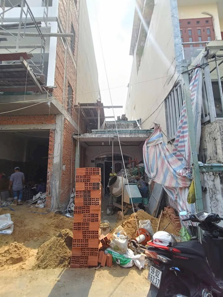 Nhà cấp 4 hẻm xe hơi đường Bình Long Tân Phú 92m² giá 6.5 tỷ - Đầu tư sinh lời ngay!