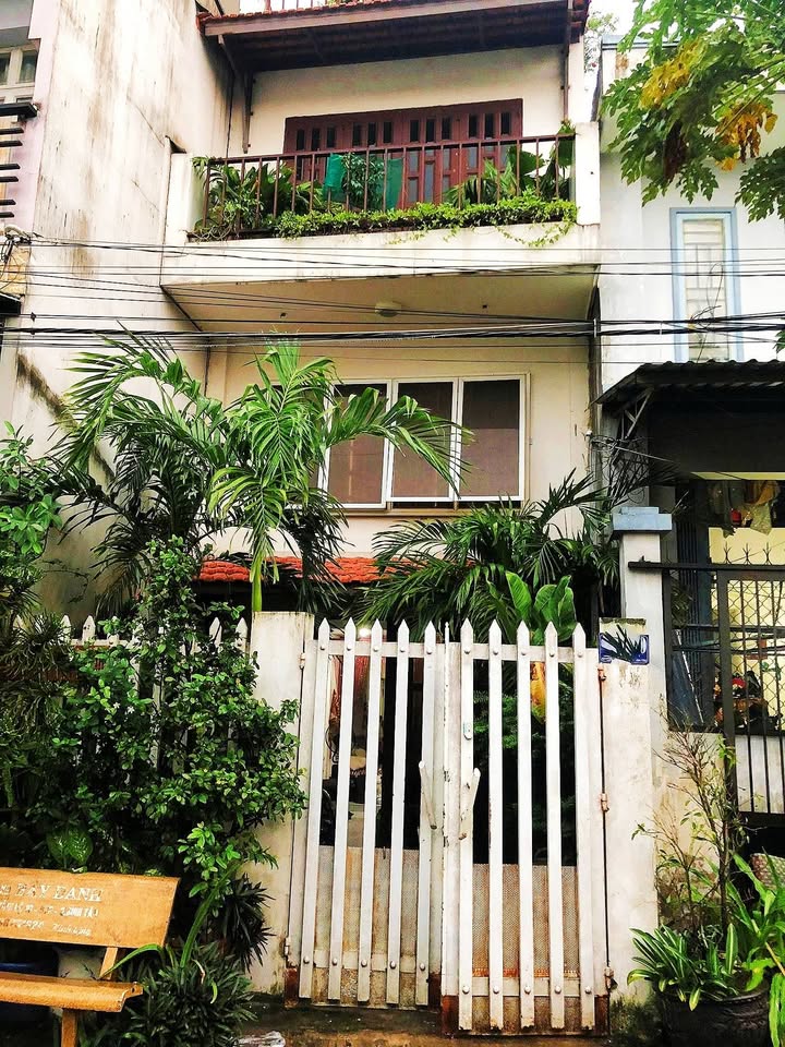 Nhà phố Quận Bình Tân 72m² giá 5.95 tỷ - Thiết kế hiện đại, sẵn sàng vào ở!