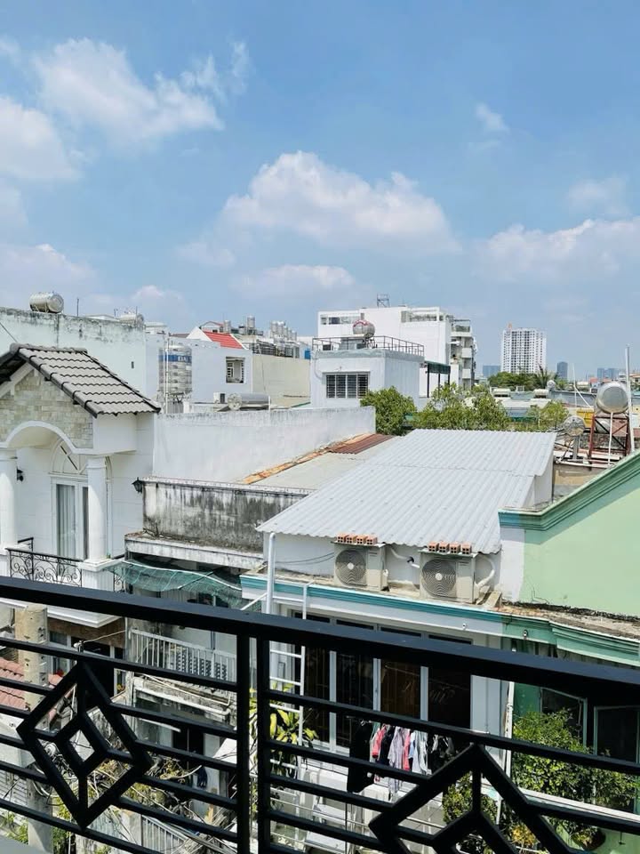 Nhà 2 Lầu Hẻm Xe Hơi ĐS Tân Quy Quận 7 40m² giá 6.8 tỷ - Thiết kế hiện đại, tiện nghi