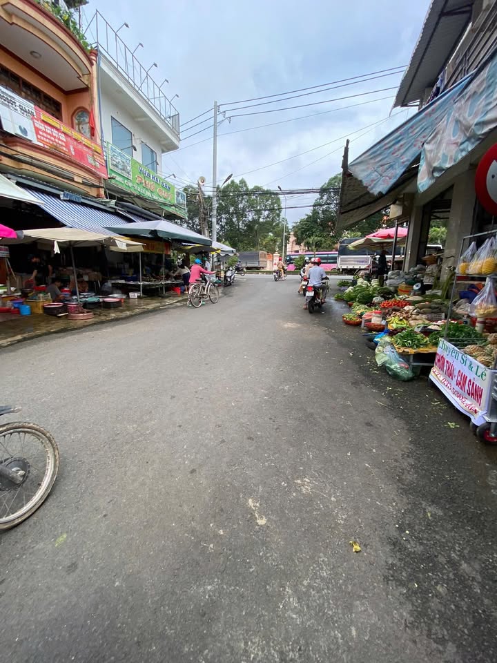 Nhà mặt tiền kinh doanh Tân Bình Đồng Xoài 175m² - Đầu tư sinh lời!