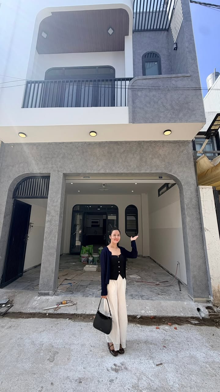 Nhà phố 42 Hà Huy Tập, Buôn Ma Thuột, 90m² giá 4.75 tỷ - Ô tô vào tận nhà!