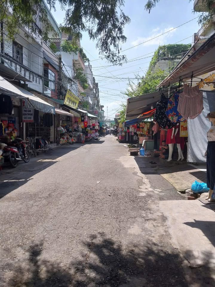 Bán nhà mặt tiền Đường Chợ Long Bình Tân 72m² giá 6 tỷ - Đang kinh doanh sầm uất!