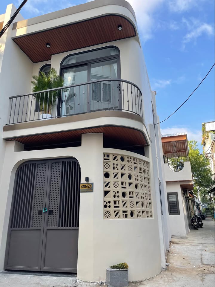 Nhà 2 tầng lô góc Trưng Nữ Vương 114m² giá 5.79 tỷ - Chỉ cần xách vali vào ở!