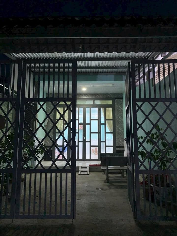 Nhà trệt 100m² hẻm ô tô Khu 2, Thạnh Phú - Giá chỉ 600 triệu!