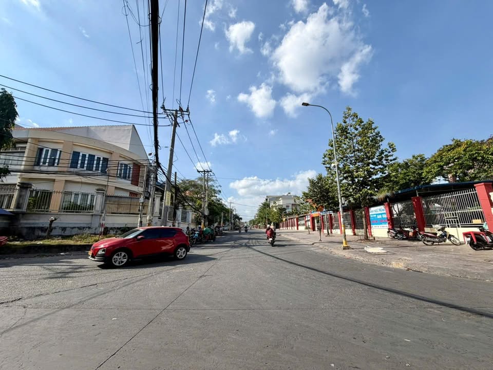 Nhà mặt tiền kinh doanh Chợ Điều Long Bình 399m² giá 14.8 tỷ - Đầu tư sinh lời ngay!