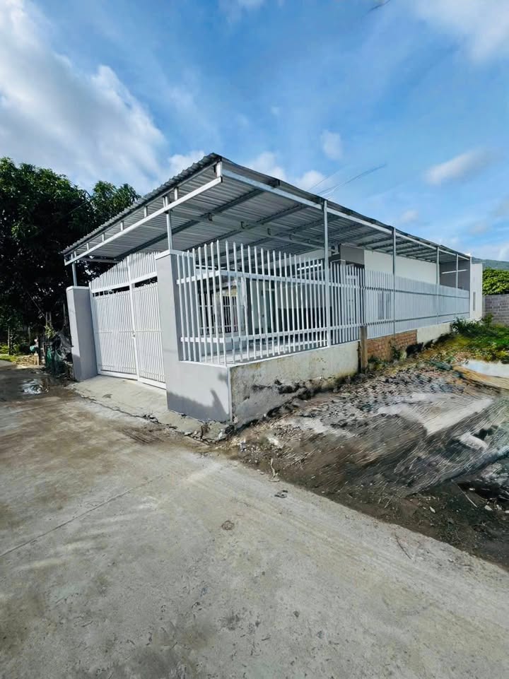 Nhà cấp 4 Diên Phú 138m² giá 1.6 tỷ - Thiết kế tiện nghi, sẵn sàng vào ở!