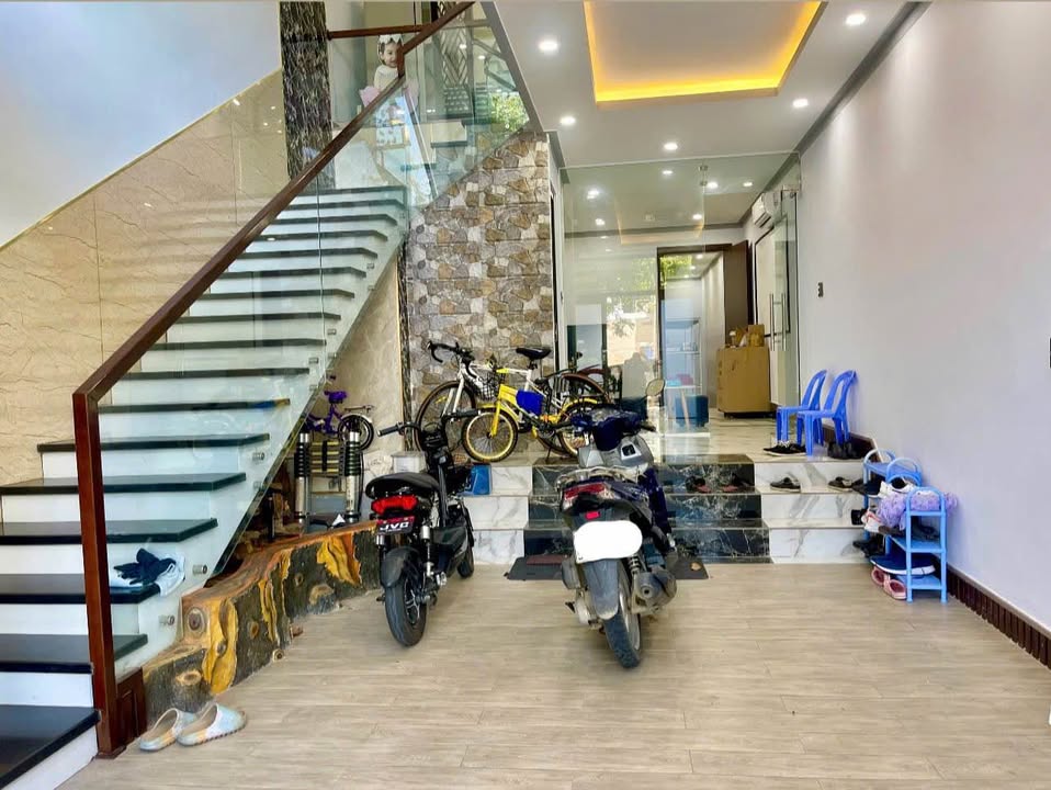 Nhà phố Nam Cường, Lào Cai 100m² giá 6.5 tỷ - Chính chủ bán gấp!