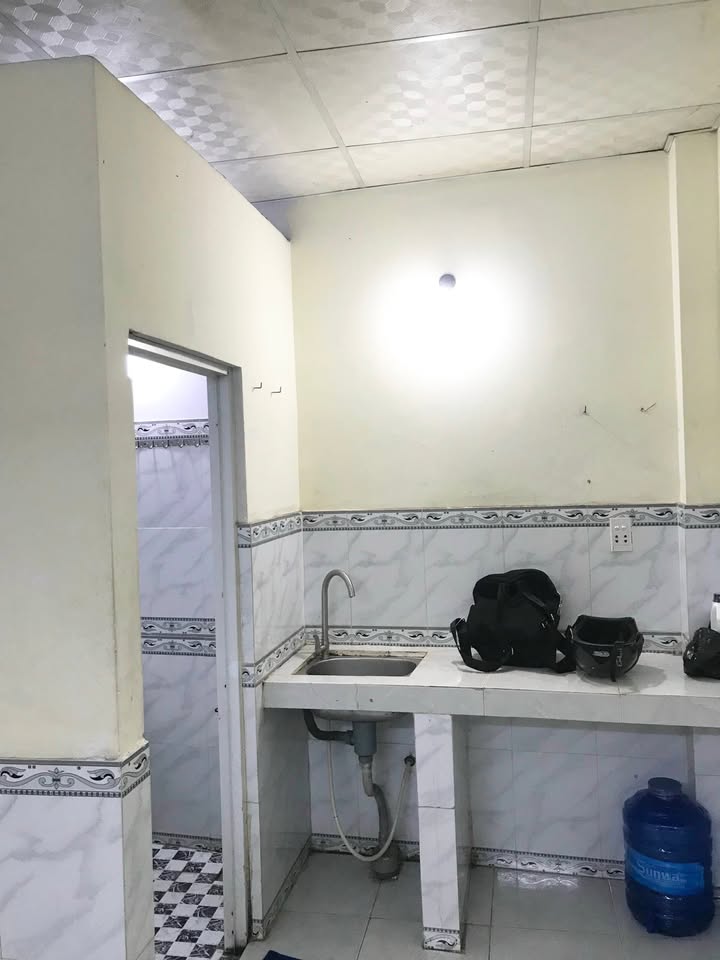 Phòng trọ cho thuê tại Lê Văn Lương, Nhà Bè 22m² giá 2.3 triệu - Yên tĩnh, thoáng mát!