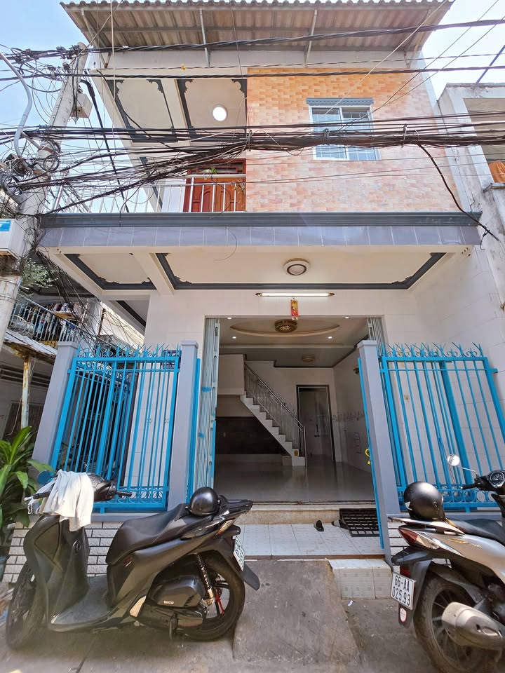 Nhà lầu 2 tầng sát Vincom Hùng Vương, 58m² giá 2.53 tỷ - Vào ở ngay!