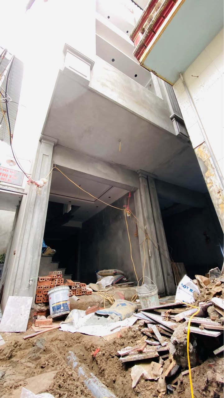 Nhà 3 Tầng Ngõ 2,3 Phan Bá Vành, 35m² giá 1.8 tỷ - Nằm gần Đại Học Y!