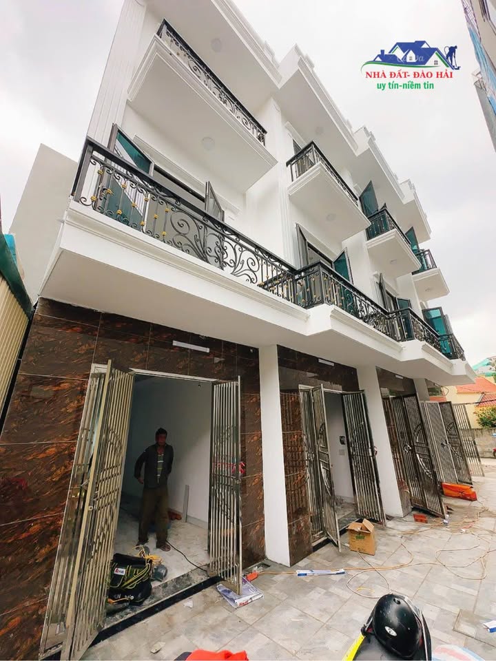 Nhà 3 tầng Trần Lãm Thái Bình 44m² giá 1.7 tỷ - Hoàn thiện vào ở ngay!