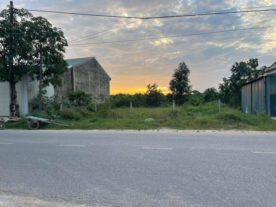 Nhà mặt tiền Nguyễn Thị Lý, Huyện Quảng Trạch, 144m² giá 1.2 tỷ - Pháp lý rõ ràng, thổ cư 100%!