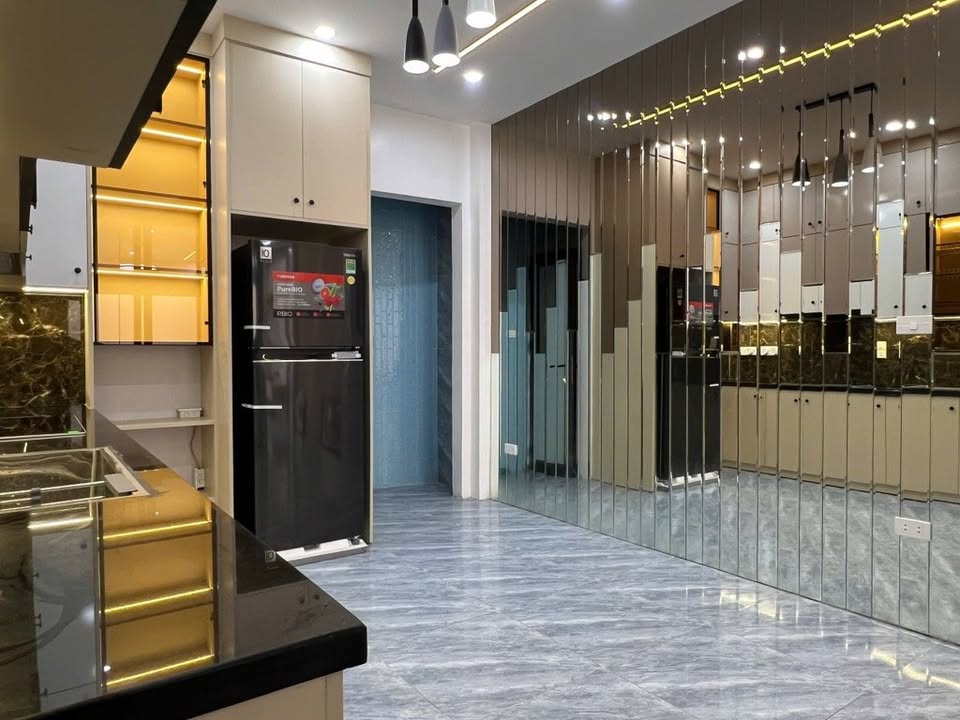 Nhà riêng Ngọc Thụy 45m² giá 9 tỷ - Full nội thất, gần Mipec!