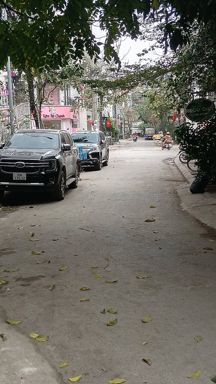 Nhà liền kề Phùng Khoang 67,2m² giá 22 tỷ - Đường rộng ô tô tránh!