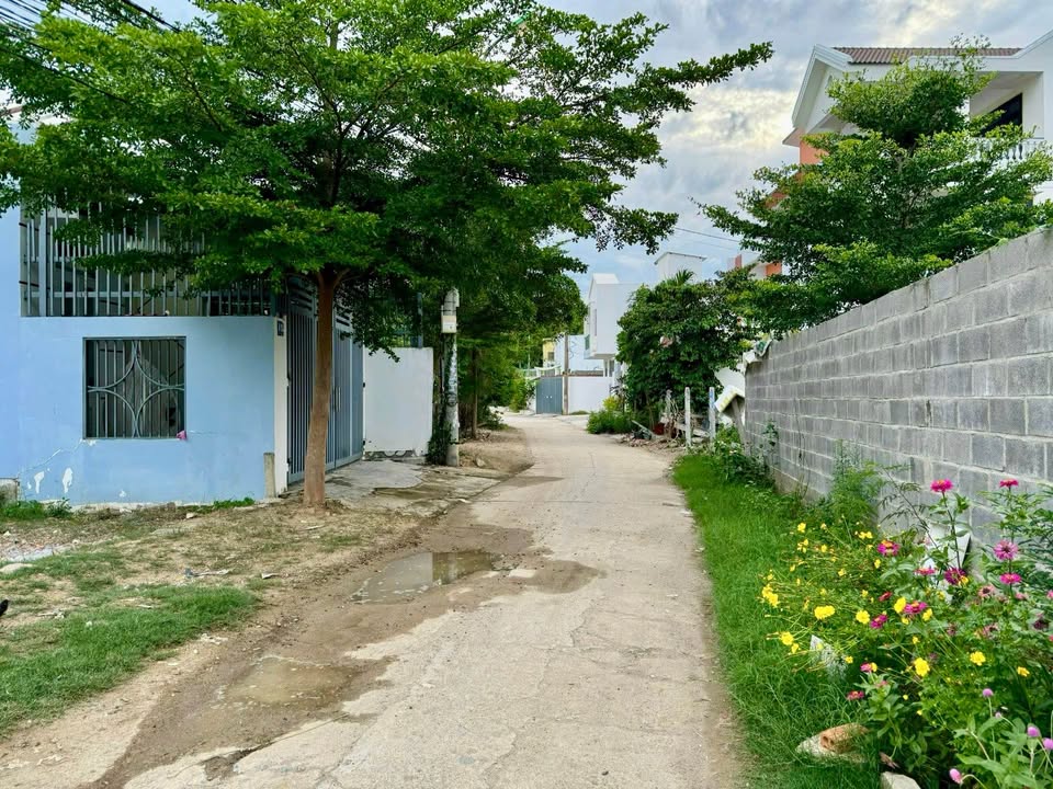 Nhà mặt tiền đường Quy Đông Vĩnh Thạnh 72.4m² giá 1.8 tỷ - Cơ hội đầu tư tuyệt vời!