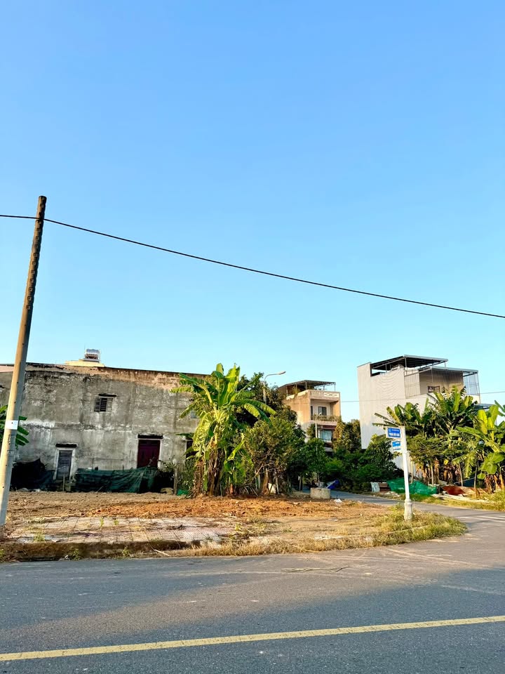 Đất nền Phạm Hữu Nghi, 100m² giá 5.95 tỷ - Vị trí đắc địa gần chợ và trường học