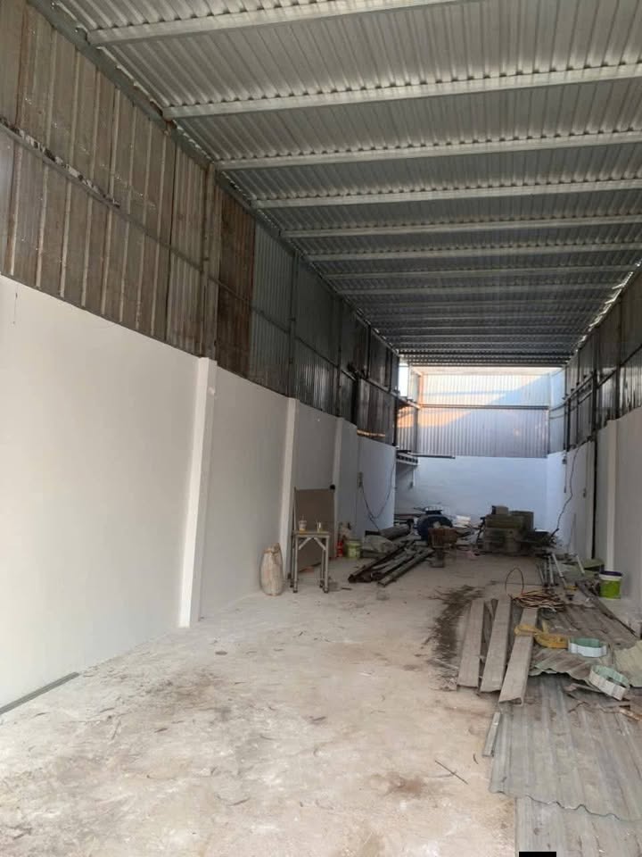 Xưởng mặt tiền đường SDC, Xuân Thới Sơn, 127m² giá 2.1 tỷ - Pháp lý rõ ràng, thương lượng tốt!