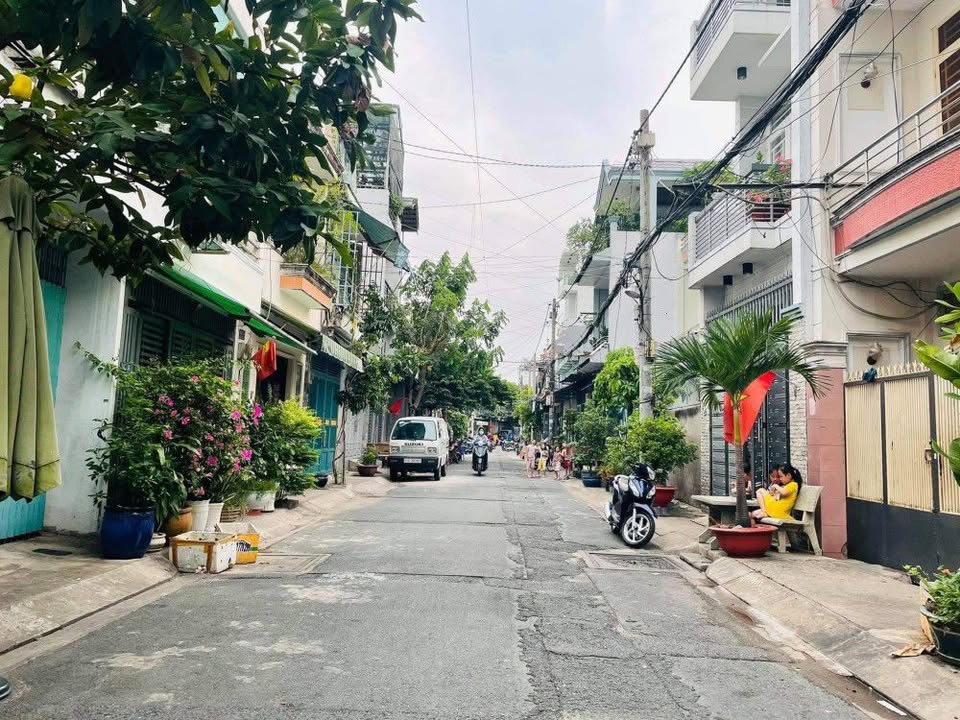 Nhà phố 2 tầng Quận Tân Phú 73m² giá 7 tỷ - Vị trí đắc địa ngay mặt tiền