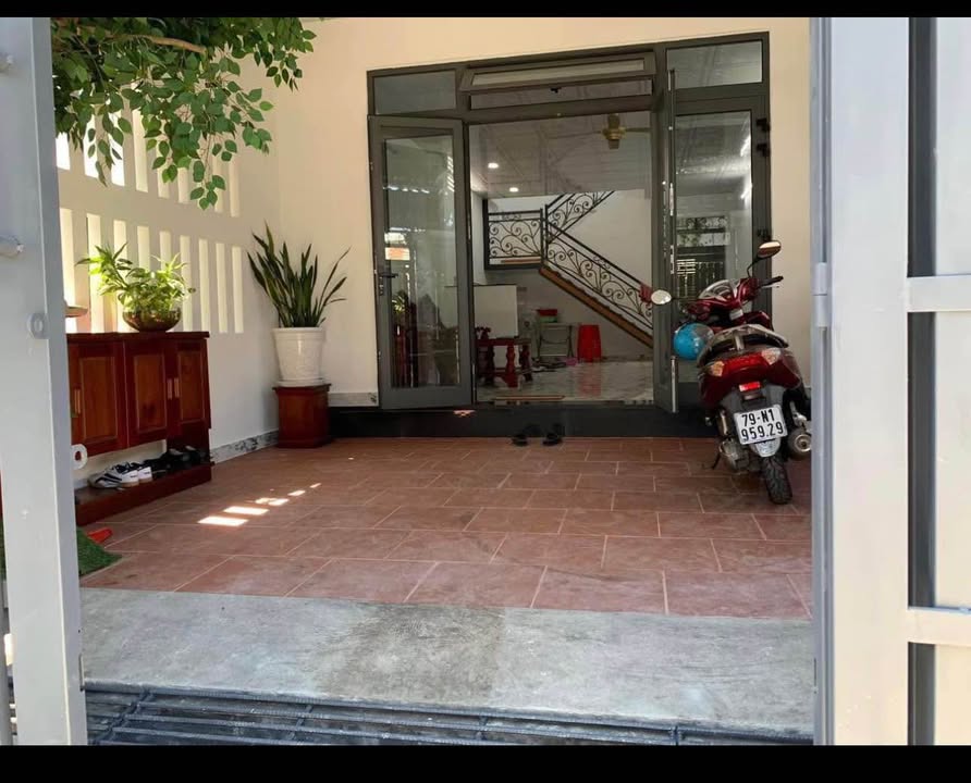 Nhà 2 tầng mới xây tại Khu Đồng Muối 2, Nha Trang 94m² giá 2.8 tỷ - Đang cho thuê 8.5 triệu/tháng!