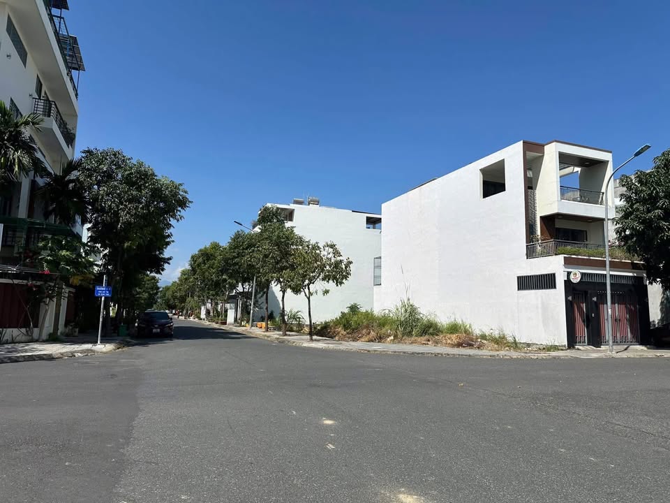 Đất lô góc 2 mặt tiền đường T5, Nha Trang 160,7m² giá chỉ 13 tỷ