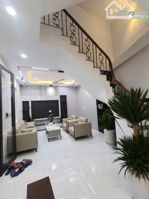 Nhà phố Minh Khai 41m² giá 9.8 tỷ - Sẵn sàng vào ở ngay!