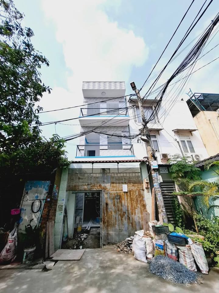 Nhà mặt tiền đường Thông Xe Tải, Hóc Môn, 40m² giá 3.45 tỷ - Sổ hồng riêng!