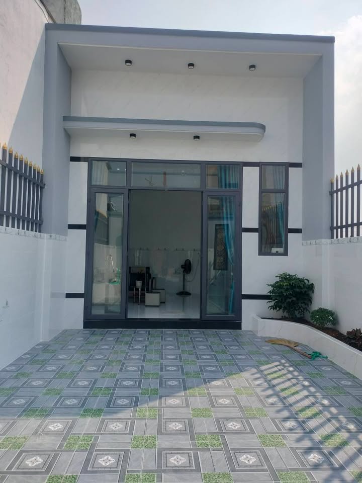 Nhà riêng 165m² tại Ấp Rừng Dầu, Long An giá 2.35 tỷ - Thiết kế hiện đại, sẵn sàng ở ngay!