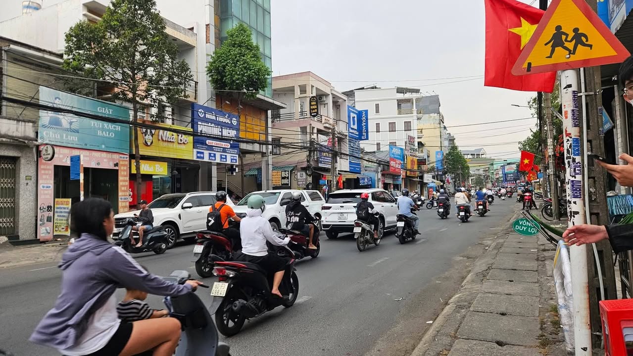 Nhà C4 Gác Lửng Mặt Tiền Tam Hiệp 115m² giá 4.69 tỷ - Cơ hội đầu tư tuyệt vời!