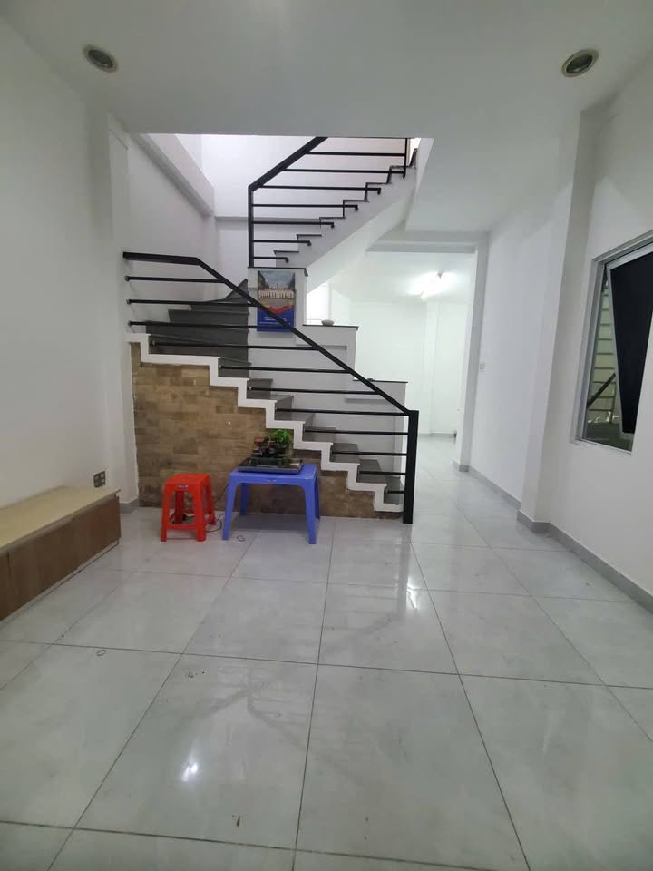 Nhà riêng 2PN tại Hoàng Hoa Thám, Bình Thạnh - Giá 12 triệu/tháng, hẻm xe hơi thuận tiện!