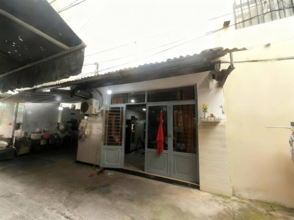 Nhà mặt hẻm 5m4 Bến Vân Đồn Q.4, 113m² giá 12.99 tỷ - Đầu tư sinh lời!