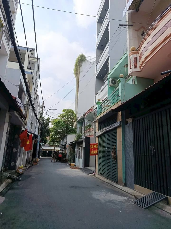 Nhà bán Hẻm Huỳnh Thiện Lộc, Phường Hòa Thạnh, Quận Tân Phú, 46m² giá chỉ 5.9 tỷ - Cơ hội hiếm có!