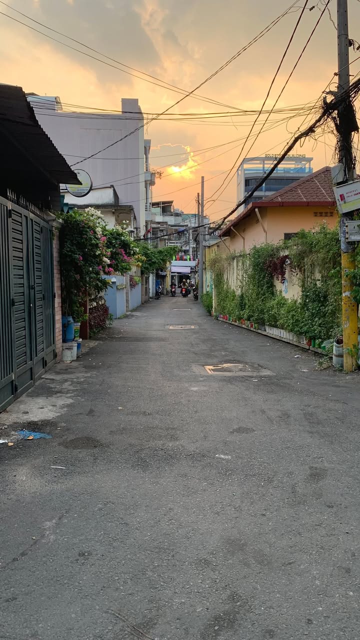 Nhà 2 tầng hẻm xe hơi Lê Quang Định 66m² giá 8 tỷ - Đầu tư sinh lời cao!