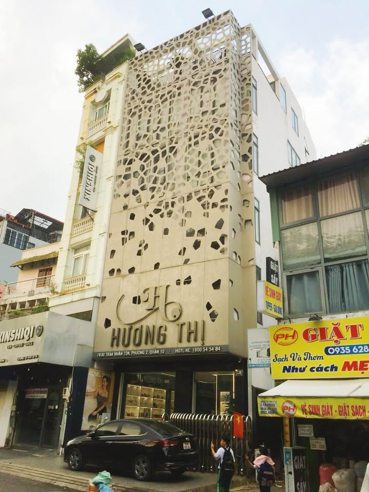 Cho thuê tòa nhà 7 tầng mặt tiền Trần Nhân Tôn Quận 10, diện tích 153m² - Kinh doanh tự do!