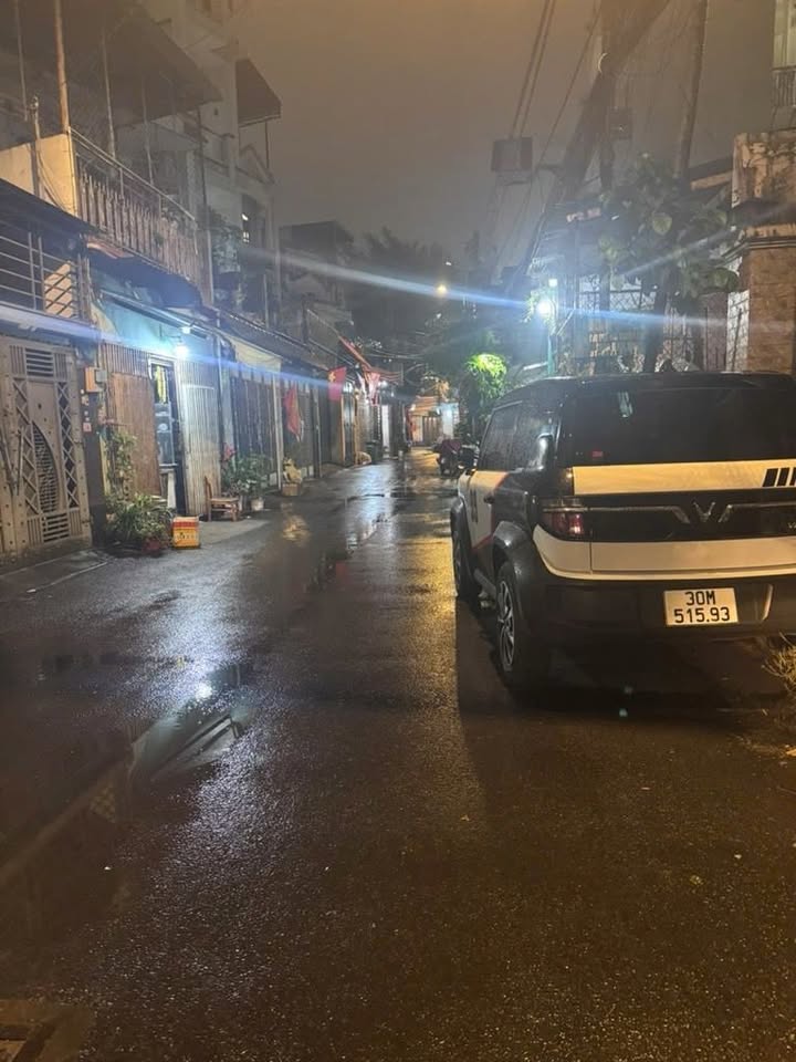 Nhà 3 tầng hẻm xe hơi Nguyễn Tư Giản, 72m², giá 5 tỷ - Cơ hội hiếm có!