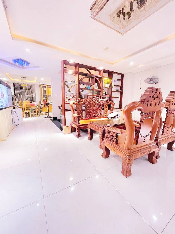 Biệt thự mini tại Big C Thoại Ngọc Hầu, Quận Tân Phú - Diện tích 550m², giá chỉ 1 tỷ!