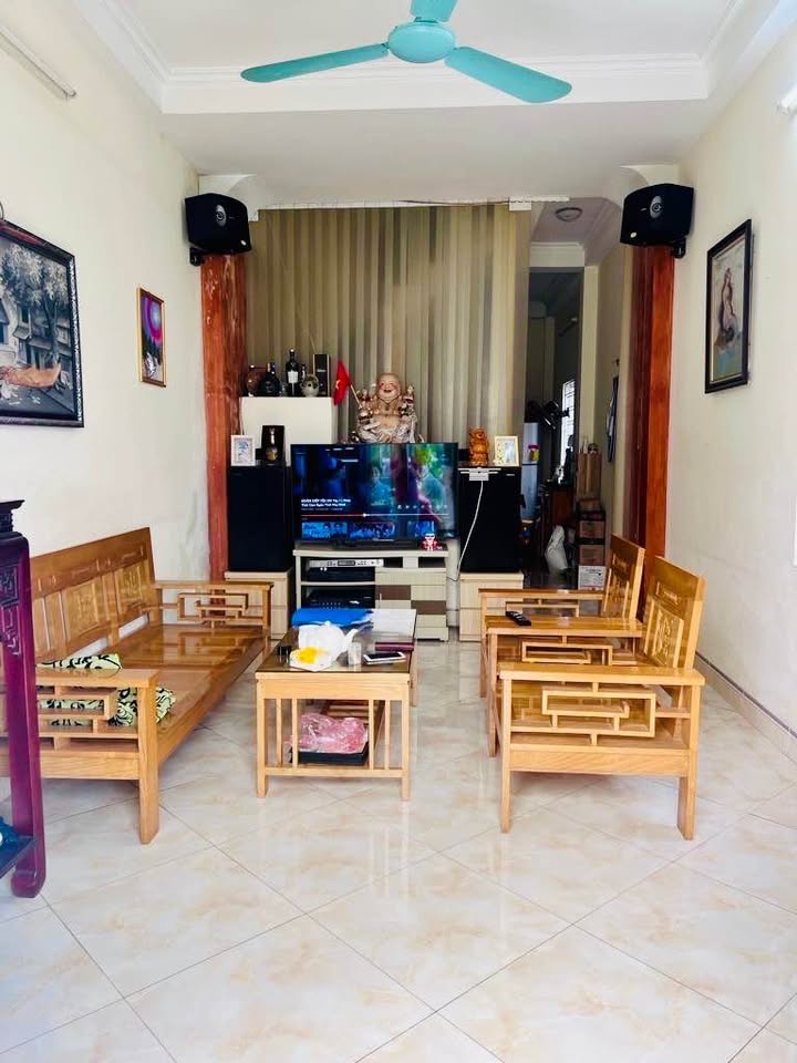 Nhà phố Hoài Đức 33m² giá 4 tỷ - Vị trí đẹp, sổ đỏ chính chủ!