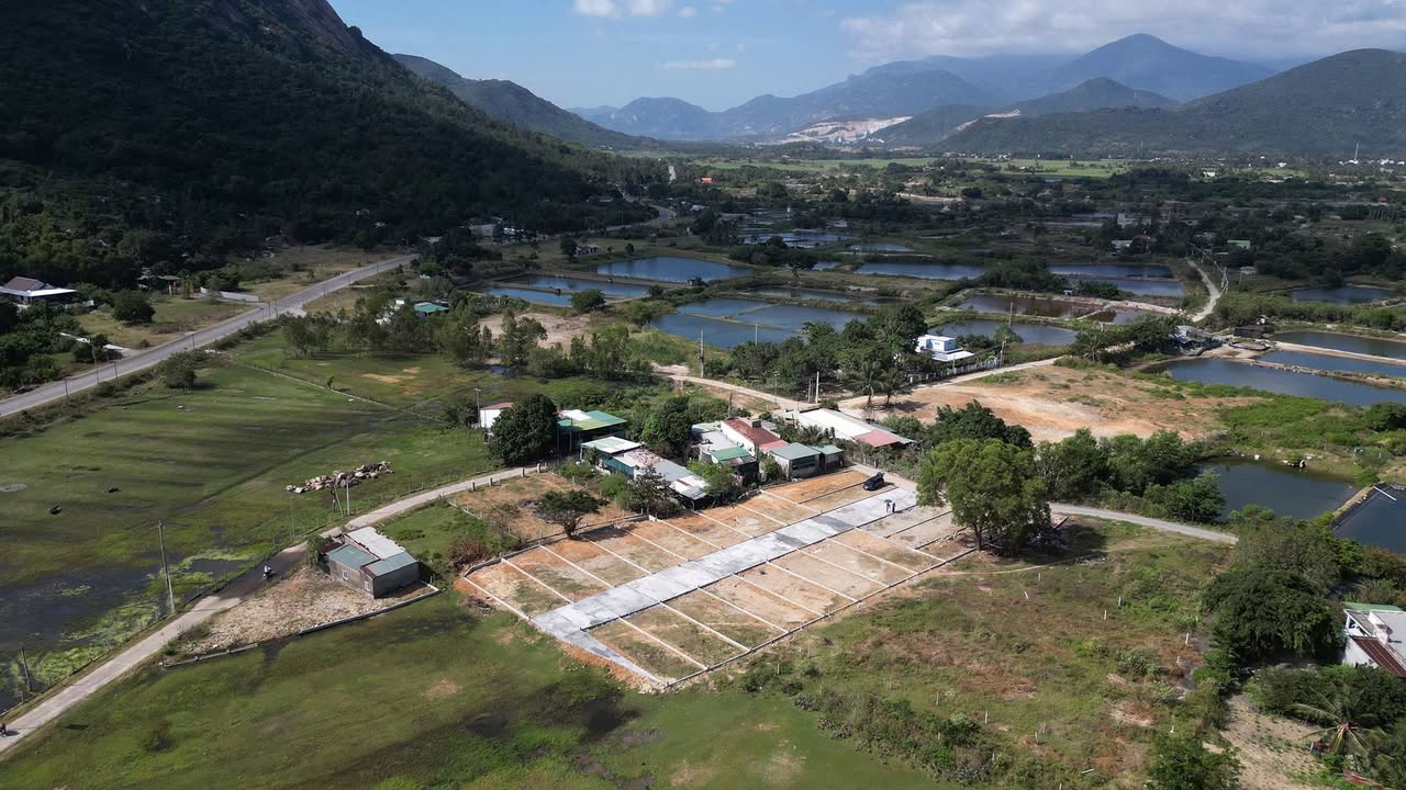 Đất thổ cư 100m² tại Thôn Nước Ngọt, Cam Lập giá chỉ 1 tỷ - Cơ hội đầu tư tuyệt vời!