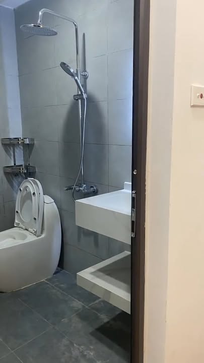 Căn hộ chung cư Định Công 65m² - Lô góc, Mặt tiền đường đôi 2.5 - Gần chợ và trường học!